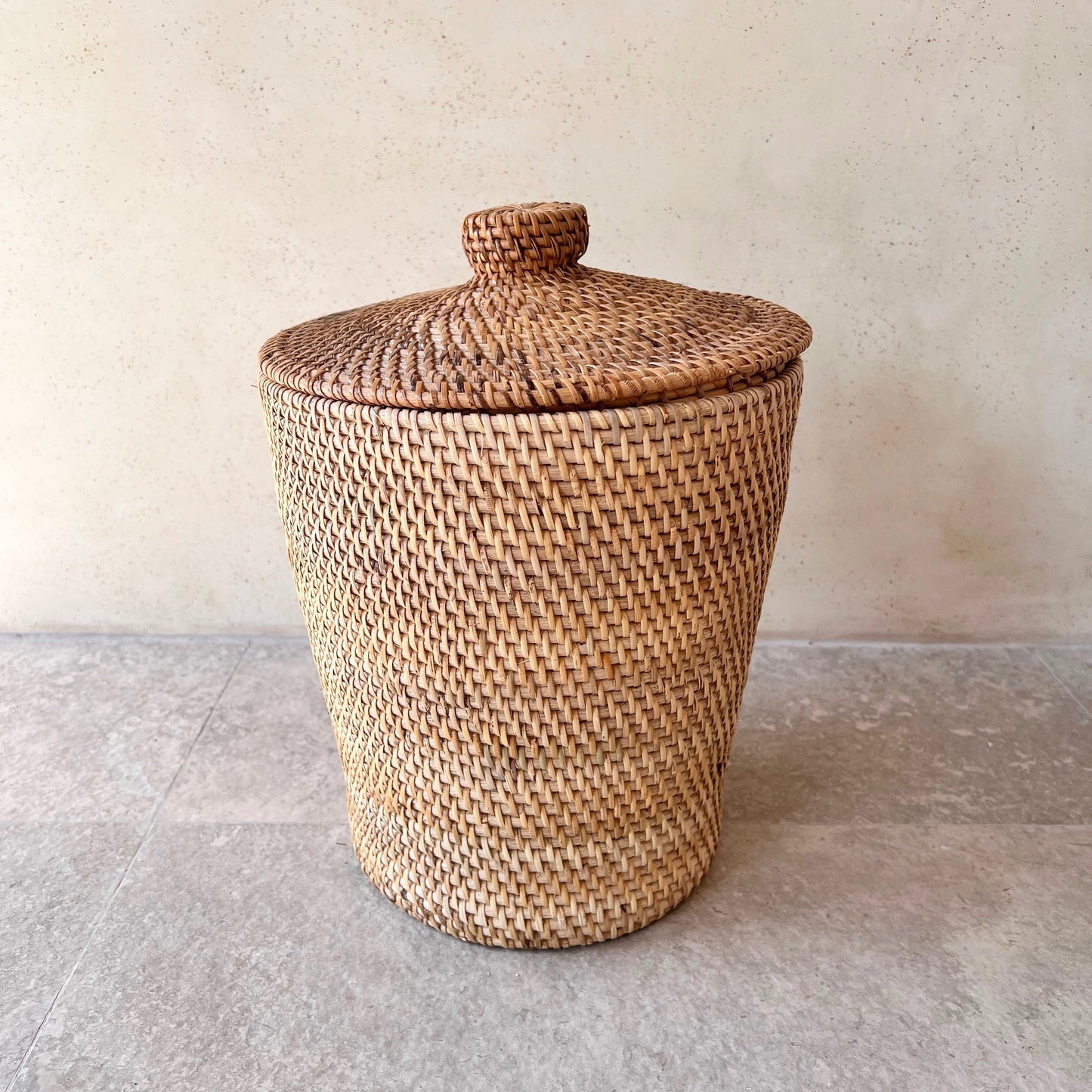 Liem Rattan-Korb – Handgefertigt, Rund, in verschiedenen Farben, mit/ohne Deckel